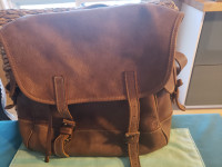Roots Canada Crossbody leather bag