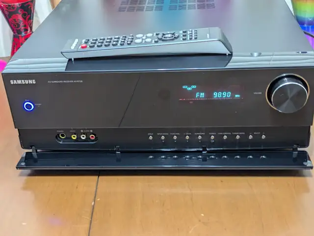 Stereo AV Surround Receiver Samsung AV-R720 HDMI With Remote in Stereo Systems & Home Theatre in Red Deer - Image 4