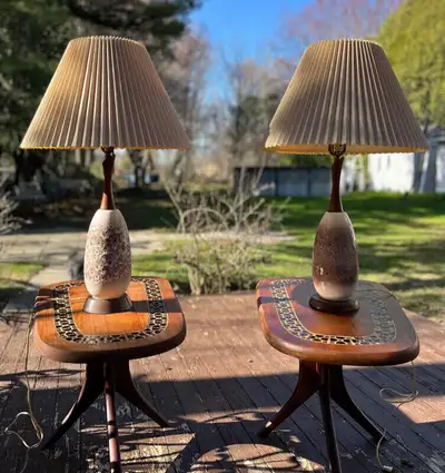 Deux lampes mid century vintage table lamps, View more
