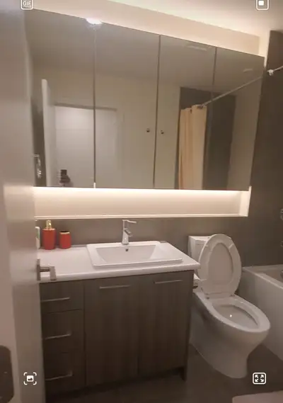 4 minutes walking distance to superstore and TRU, BUS STATION.