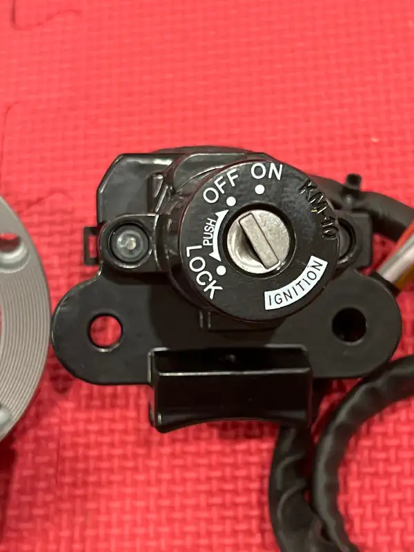 Kawasaki Ninja ex 250 Keys Locks ignition switch fuel 27045-5390 in Other in Barrie - Image 9