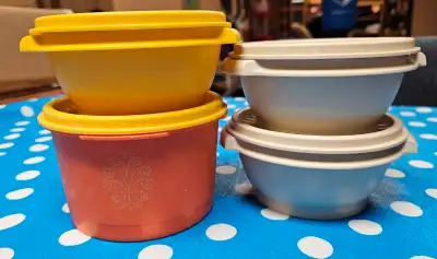 4 Pots Tupperware rétro, View more