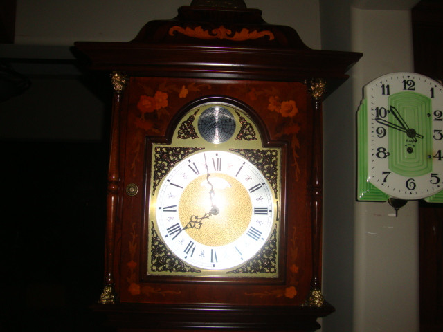 BEAUITFUL ITALIAN MADE GRANDFATHER CLOCK in Arts & Collectibles in Norfolk County