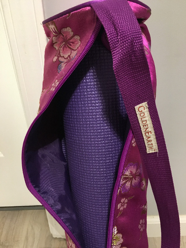 Yoga mat with carry bag (purple mat) floral carrying bag (used) in Other in Mississauga / Peel Region - Image 2