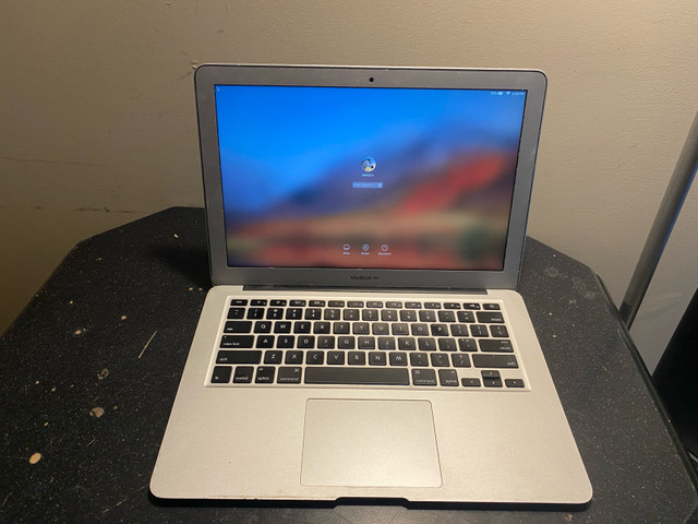 2017 MacBook Air for Sale in Laptops in Guelph