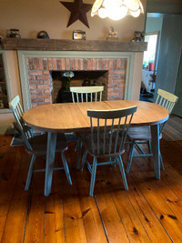 Country Oval Kitchen Table and 4 Chairs