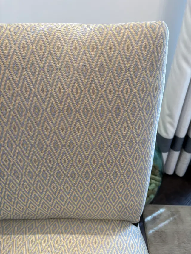 Set of 8 Dining Room Chairs - $50 each in Chairs & Recliners in Markham / York Region - Image 4
