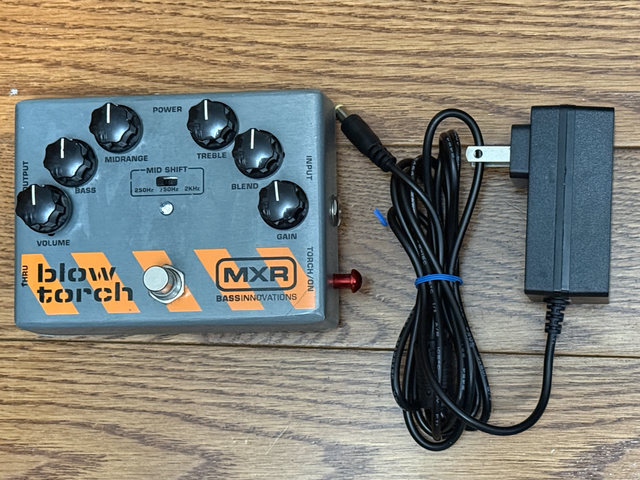 MXR Blow Torch Bass Distortion w/ Power Supply in Amps & Pedals in Ottawa - Image 3