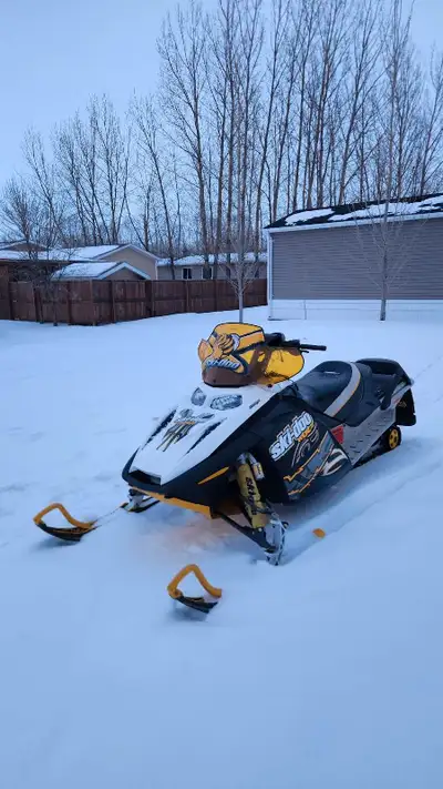 I'm selling my 2007 skidoo 800 renegade. It's in excellent shape for the amount of miles and works g...