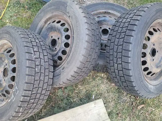 Dunlop Winter Tires on Rims - 195/60r15 in Tires & Rims in Oshawa / Durham Region - Image 5
