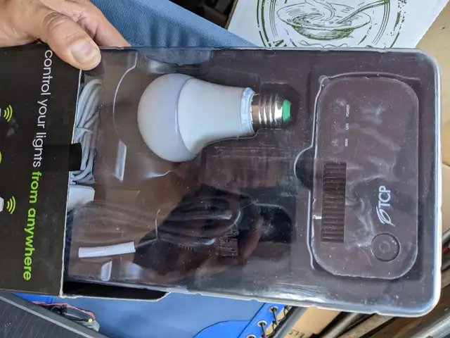 TCP Connected Automated Smart Home Lighting System Starter Kit in Indoor Lighting & Fans in Mississauga / Peel Region - Image 8