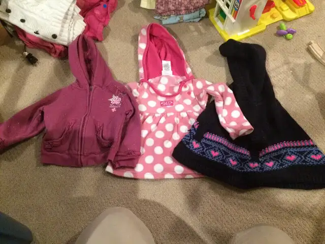Girls clothing size 24m 2T in Clothing - 2T in Kitchener / Waterloo - Image 5