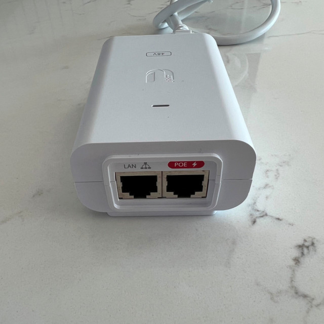 Injecteur PoE Gigabit Ubiquiti UniFi 48V dans Réseaux  à Longueuil/Rive Sud - Image 2