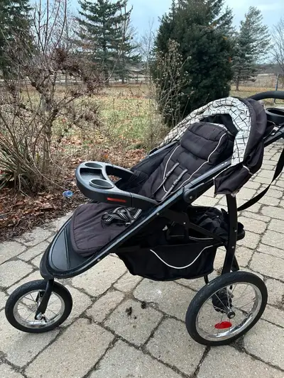 Selling a jogger stroller. It's in great shape. All tires working .The stroller is black and feature...