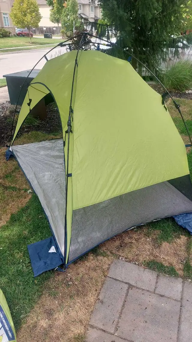 Beach sun shelter in Patio & Garden Furniture in Hamilton - Image 4