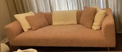 Excellent condition. Purchased from Structube. Original price $800. Selling for $400. Additional 2 w...