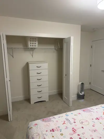 Large furnished room in new house. Quiet household in quiet neighborhood. Queen bed. Utilities inclu...
