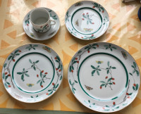 8 Five piece place settings of Mottahedeh China
