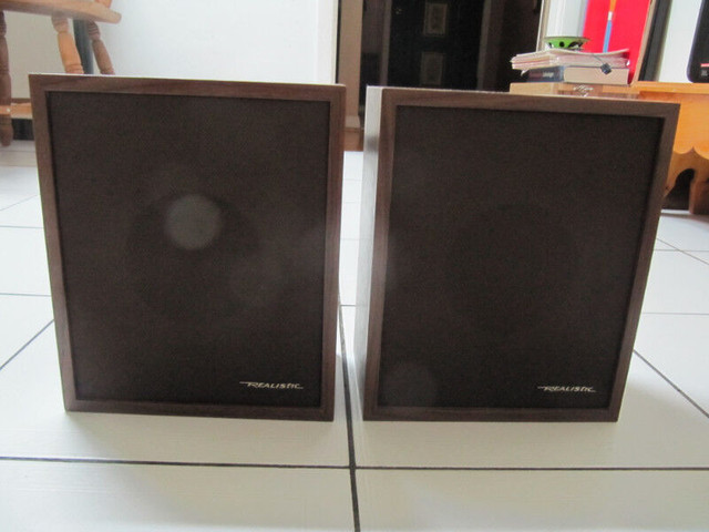 ClassicRealistic Minimus-3 Model 40-913C BookshelfSpeakers 1970s in Arts & Collectibles in Mississauga / Peel Region