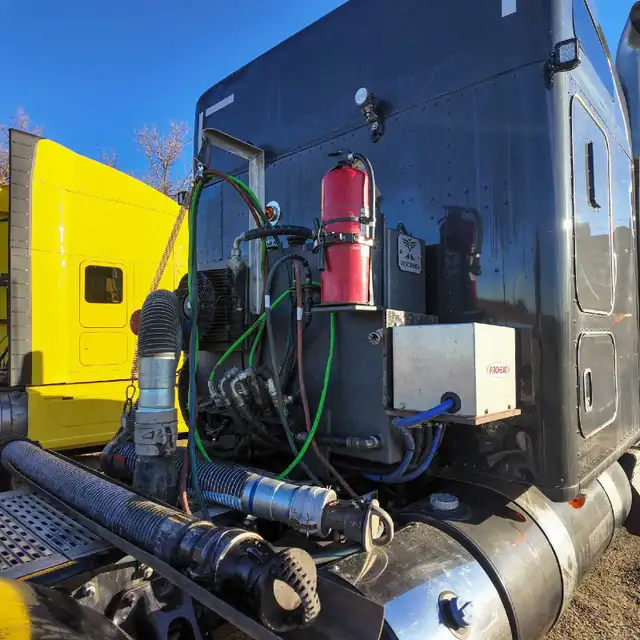 2023 Kenworth W990 — Crude/Side/End Dump/Bottles in Heavy Trucks in Saskatoon - Image 10