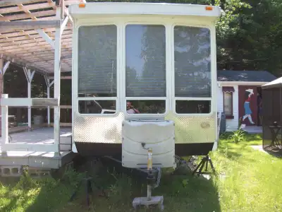 roulotte de parc conquest supreme 34 pieds 2010 avec 2 extention une chambre fermée avec un car de g...