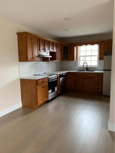 1 bedroom available in a 2 bedroom 1 bathroom apartment located in Stratford - must be ok with a wel...