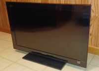 Sony Bravia TV, 32", with remote. Works perfect