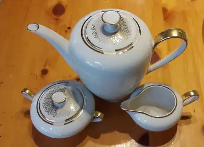 Vintage Tirschenreuth porcelain Tea Set made in Bavaria, Germany. Gold rims, numbered, no chips.