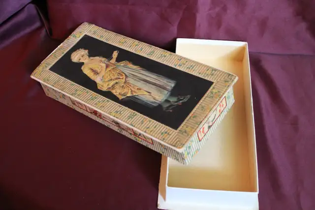 Vintage Cardboard Candy Box in Arts & Collectibles in Winnipeg - Image 5
