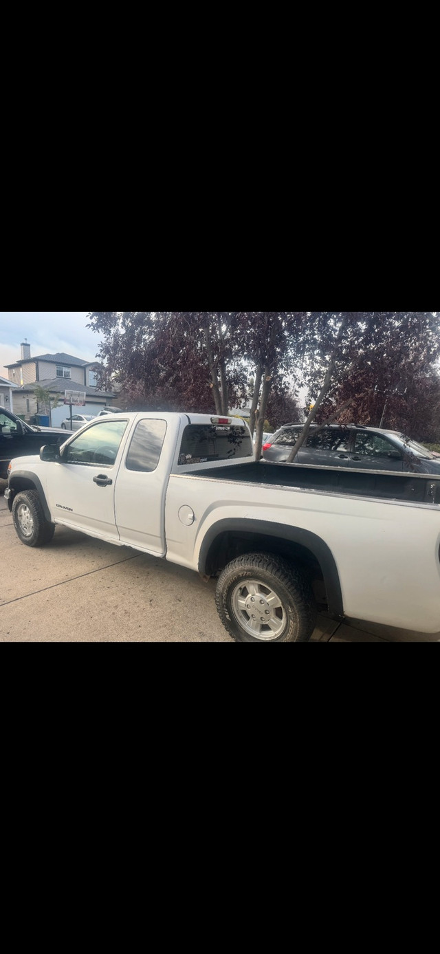 2005 GMC Canyon 4x4 ext cab  in Cars & Trucks in Calgary - Image 3