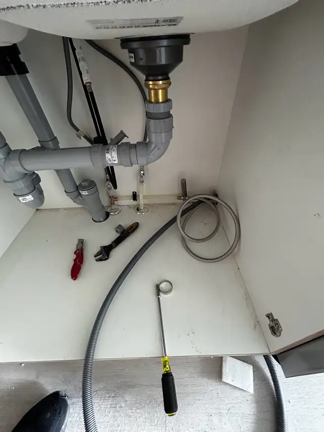 Experienced Handyman – Plumbing, Repairs, Assembly – Calgary in Renovations, General Contracting & Handyman in Calgary - Image 2