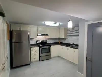 Basement Apartment Bathurst Manor neighbourhood 2 bedrooms 1 bathroom Private, separate entrance In...