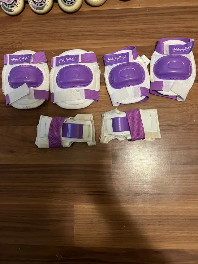 ice skates/ roller skate combo in Skates & Blades in Calgary - Image 4