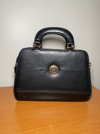Black purse 