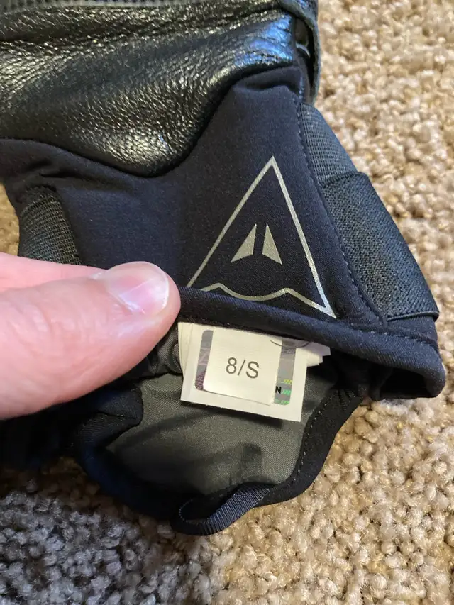 DIANESE UNIVERSE GORE-TEX Motorcycle Gloves - Size 8 (Small) in Other in Calgary - Image 5