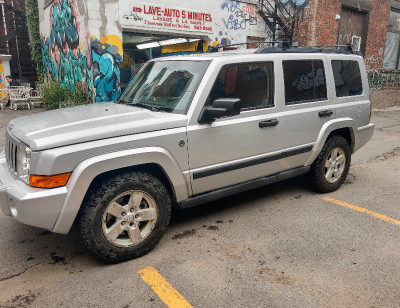 $2600 As is best offer 2006 Jeep Commander limited leather seats