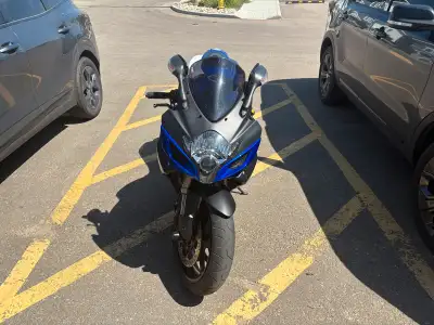 2007 gsxr 600 rebuilt title . Had the radiator flushed recently and stretched and lowered . All prof...
