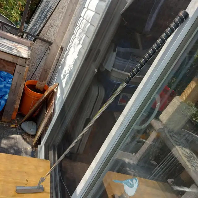 John Daly Putter (RH) - $30.00 in Golf in Belleville - Image 8