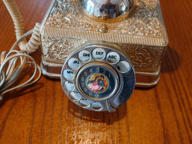 VINTAGE FRENCK VICTORIAN ROTORY PHONE in Arts & Collectibles in Markham / York Region - Image 3