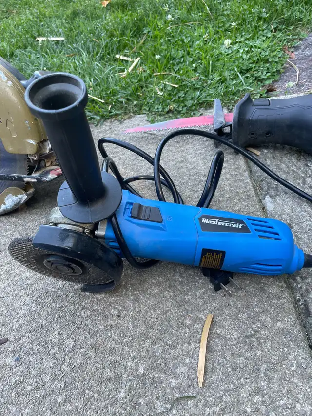 tools all work and cheap in Power Tools in London - Image 4