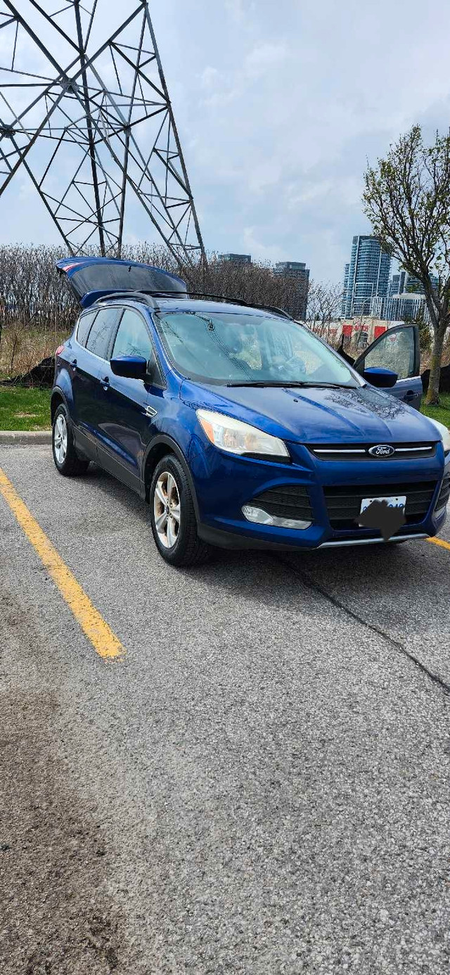 2015 Ford Escape AWD in Cars & Trucks in Markham / York Region