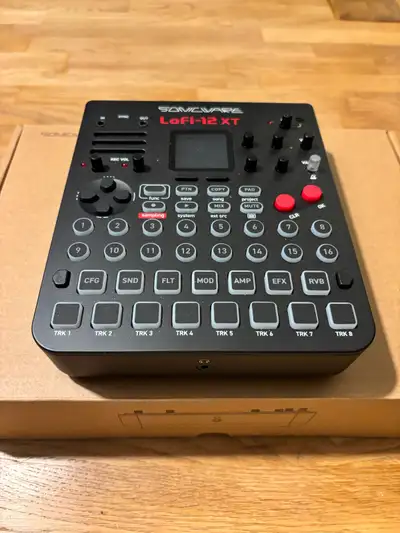 Sonicware Lofi-12 XT Groovebox, View more
