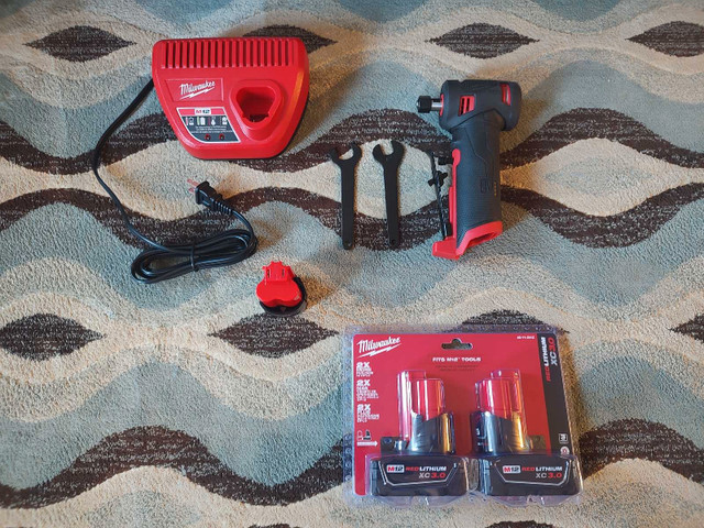  Milwaukee M12 Grinder + Charger and Batteries set in Power Tools in Markham / York Region