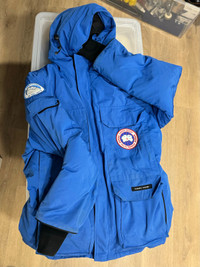 Canada goose jacket size medium