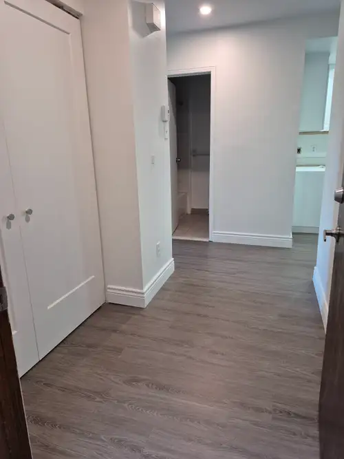 3986 Rue de Bullion, Montreal, QC H2W 2E4 ======================================== Appartement lumin...