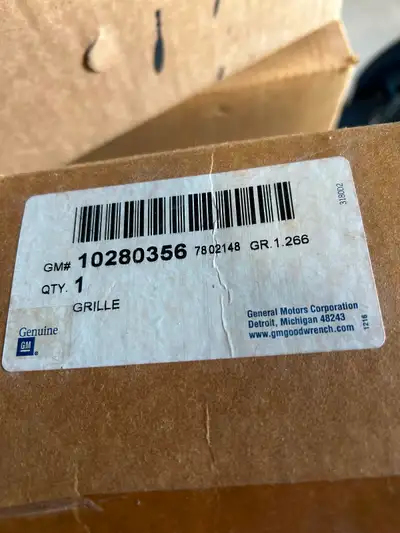 BRAND NEW IN THE BOX GRILLE FOR 1998-2002 CAMARO ALSO FITS Z28 and SS MODELS. THIS IS A BLACK TEXTUR...