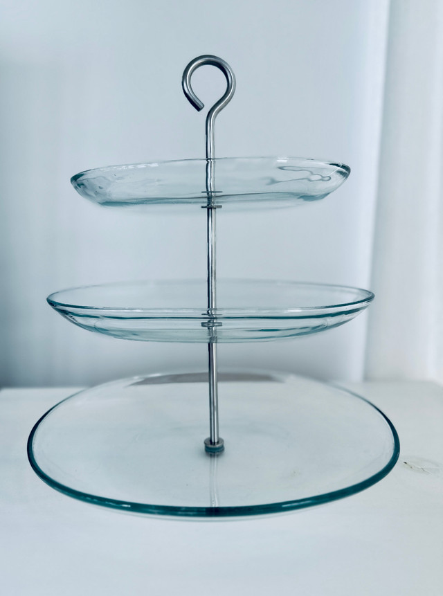 Like new Ikea glass dessert stand kitchen Gift in Kitchen & Dining Wares in City of Toronto - Image 4