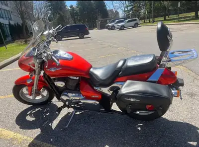 Get ready to turn heads with this sporty 2010 Suzuki Boulevard M50, featuring a robust 805cc engine!...