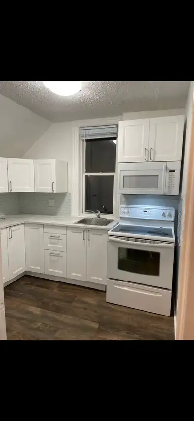 1 bedroom upper apartment