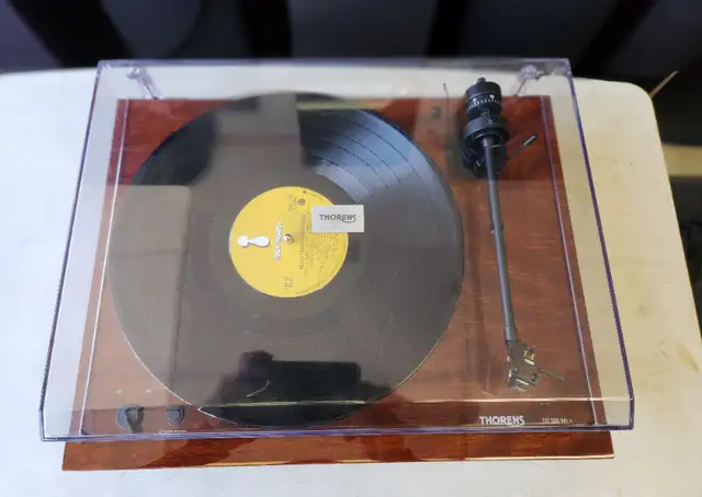 THORENS TD-295 MK IV DRIVE BELT TURNTABLE in Stereo Systems & Home Theatre in City of Toronto - Image 6